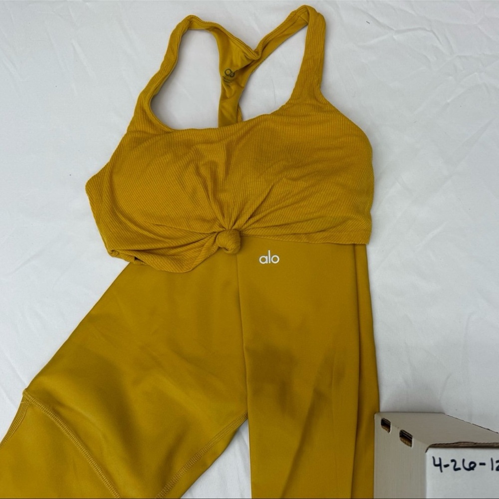 LIKE NEW ALO YOGA AIRLIFT LEGGINGS AND KNOT BRA